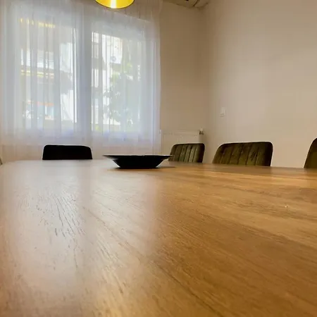 Spacious Luxury In Athens, Tan Efroniou *